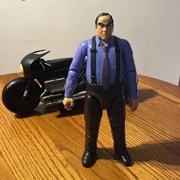 Batman Motorcycle and Action Figures - Picture 5 of 6